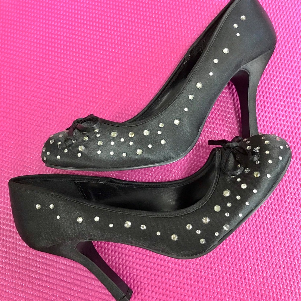 Wild Diva Pumps